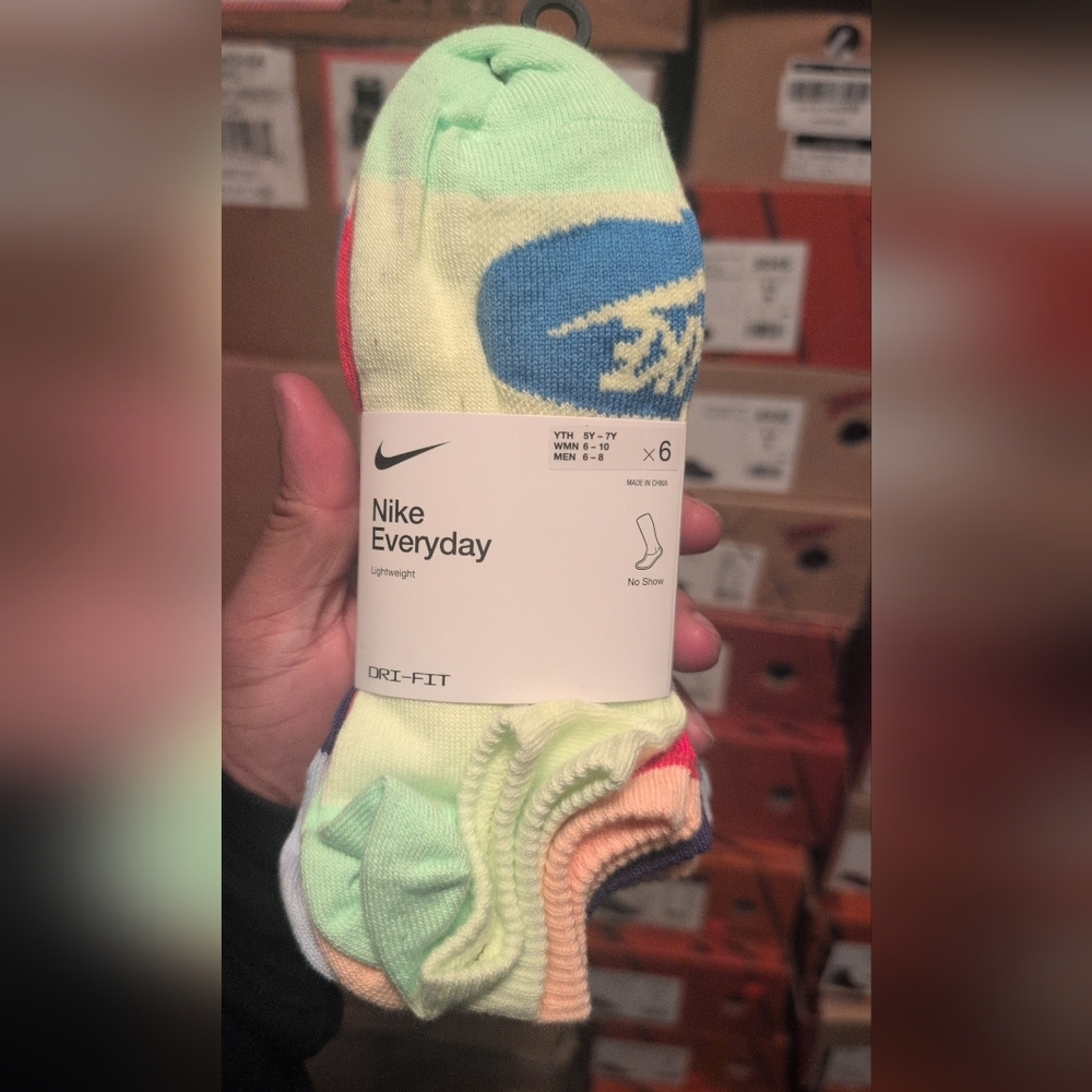 Nike Everyday Lightweight Women's No Show Socks - Green and Blue M 6-10